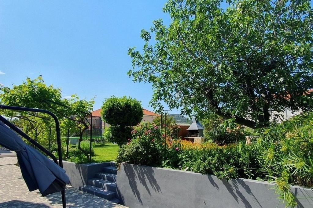 Apartments For Families With Children Lopar, Rab - 22227 Dış mekan fotoğraf